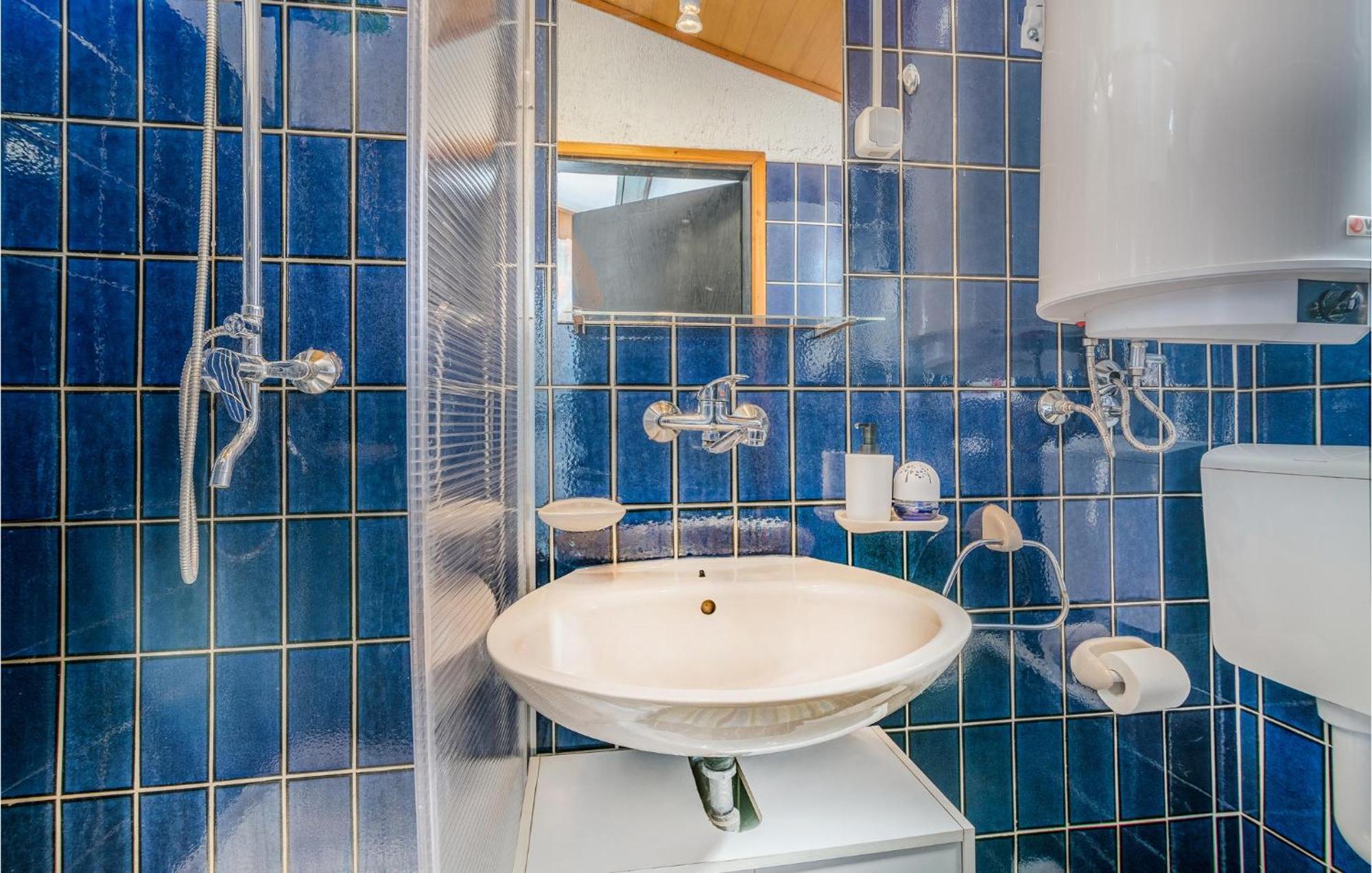 2 Bedroom Gorgeous Home In Baska Luaran gambar