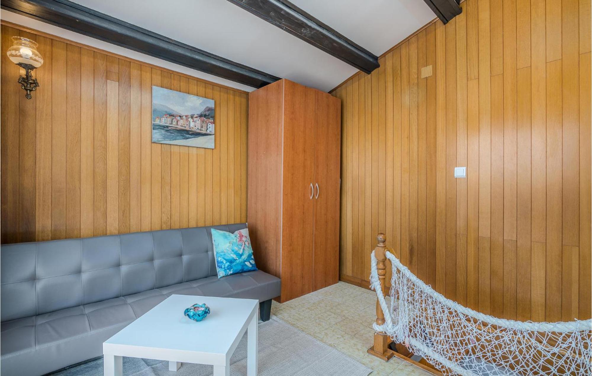 2 Bedroom Gorgeous Home In Baska Luaran gambar